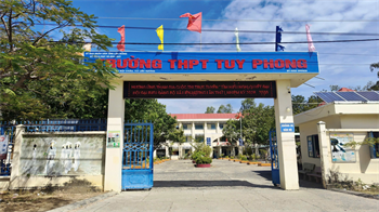 Tính Thành bàn giao khai trương website Trường THPT Tuy Phong